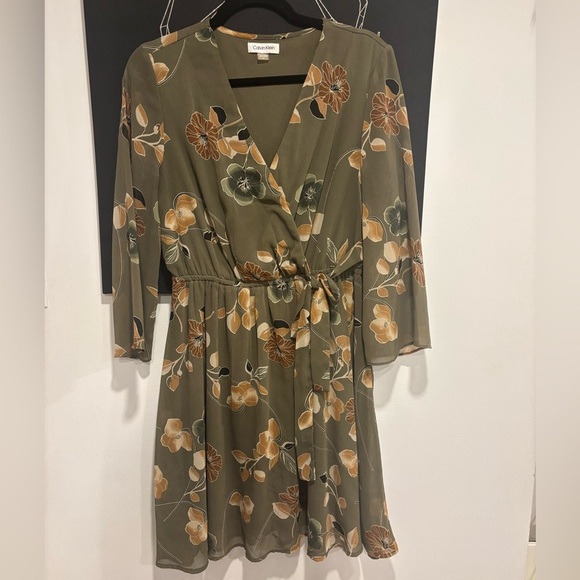 Calvin Klein Khaki Green Apparel - Picture 3 of 6